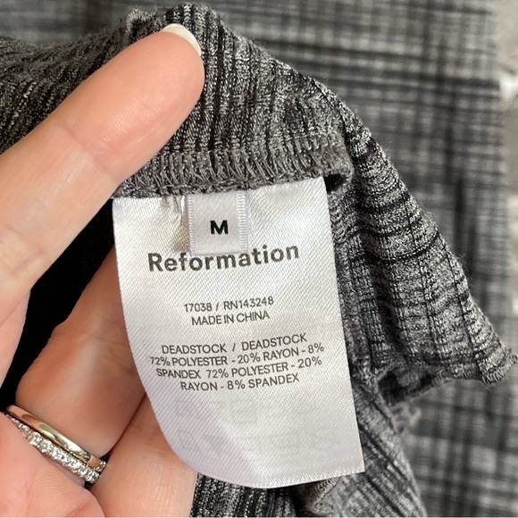 REFORMATION Jeans Perry Charcoal Stretchy Midi Dress Short Sleeve Lettuce Hem - Picture 7 of 10